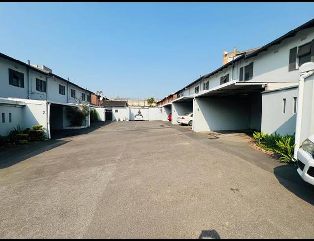 2 BEDROOM PROPERTY TO RENT IN FIELDS HILL
